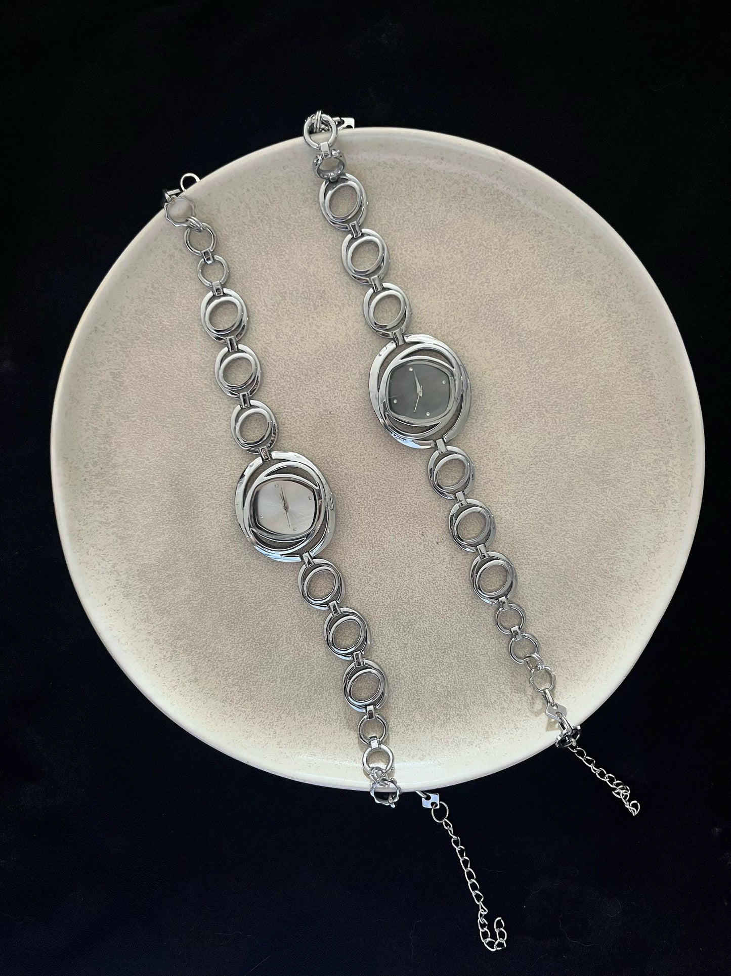 Cyberpunk Retro Watch Choker Necklace, Silver Watch Pendant Choker, Y2K Choker, stylish and cool, niche appeal, unisex.