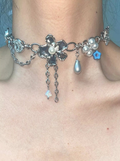 Vintage punk Flower silver choker，Pearl and gemstone embellishments，Y2K necklace ,Unique floral design, special gift