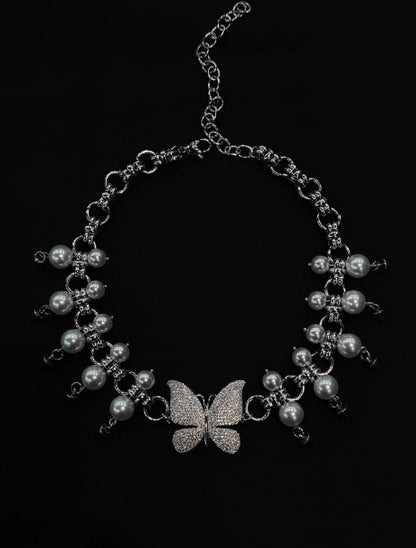 Cyberpunk Diamond Butterfly Silver choker，Pearl surround embellishment，Y2K necklace, Unique Gift