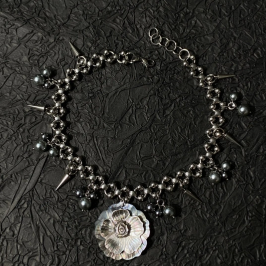 Cyberpunk flower silver chunky chain choker，Spike element，Avant-garde Y2Kchoker,Special design