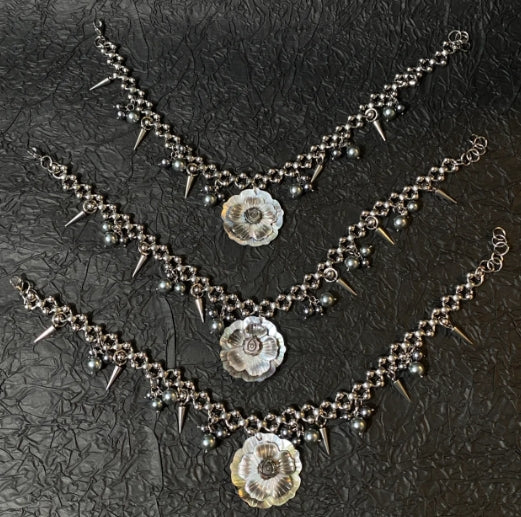 Cyberpunk flower silver chunky chain choker，Spike element，Avant-garde Y2Kchoker,Special design