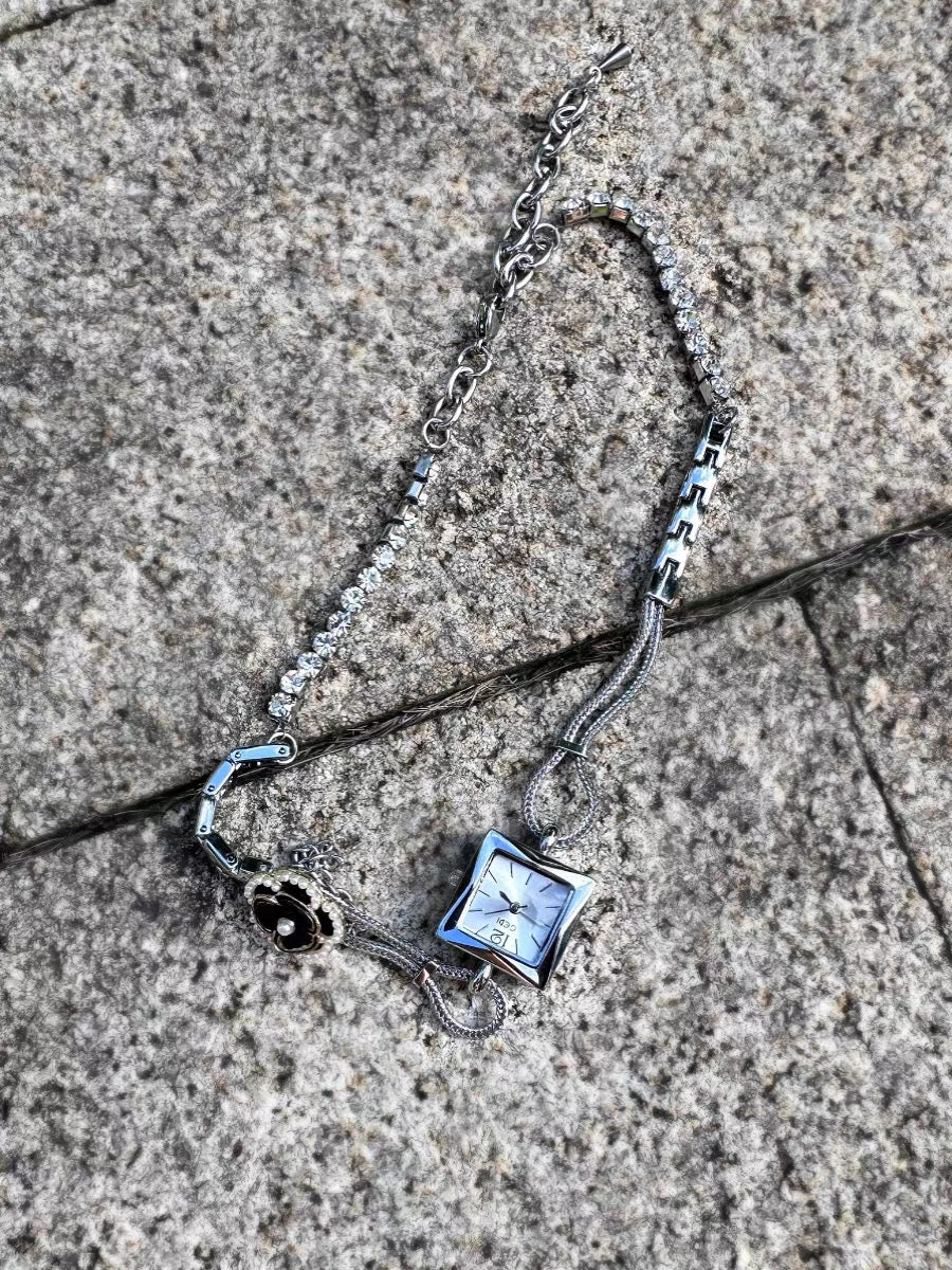 Cyber Punk Silver Watch Choker ，Y2K Metallic， Niche Chunky Chain，Camellia Flower Necklace， Vintage Elegant，Gift for Man and Woman.