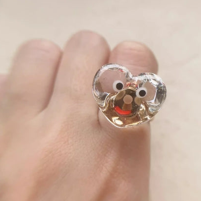 "Adorable Heart-shaped And Interesting circlese Ring"，Quirky and Fun Design，It's an interesting gift."