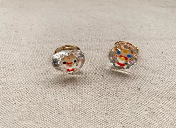 "Adorable Heart-shaped And Interesting circlese Ring"，Quirky and Fun Design，It's an interesting gift."