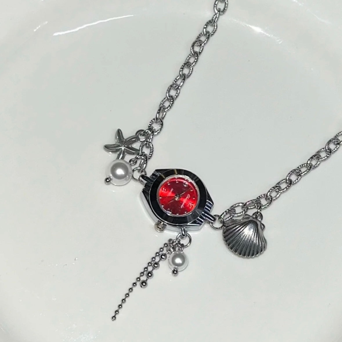 CyberPunk Red Watch Choker Necklace, Starfish and Shell Ocean Pendant, Niche Chunky Silver Chain,Y2K necklace,