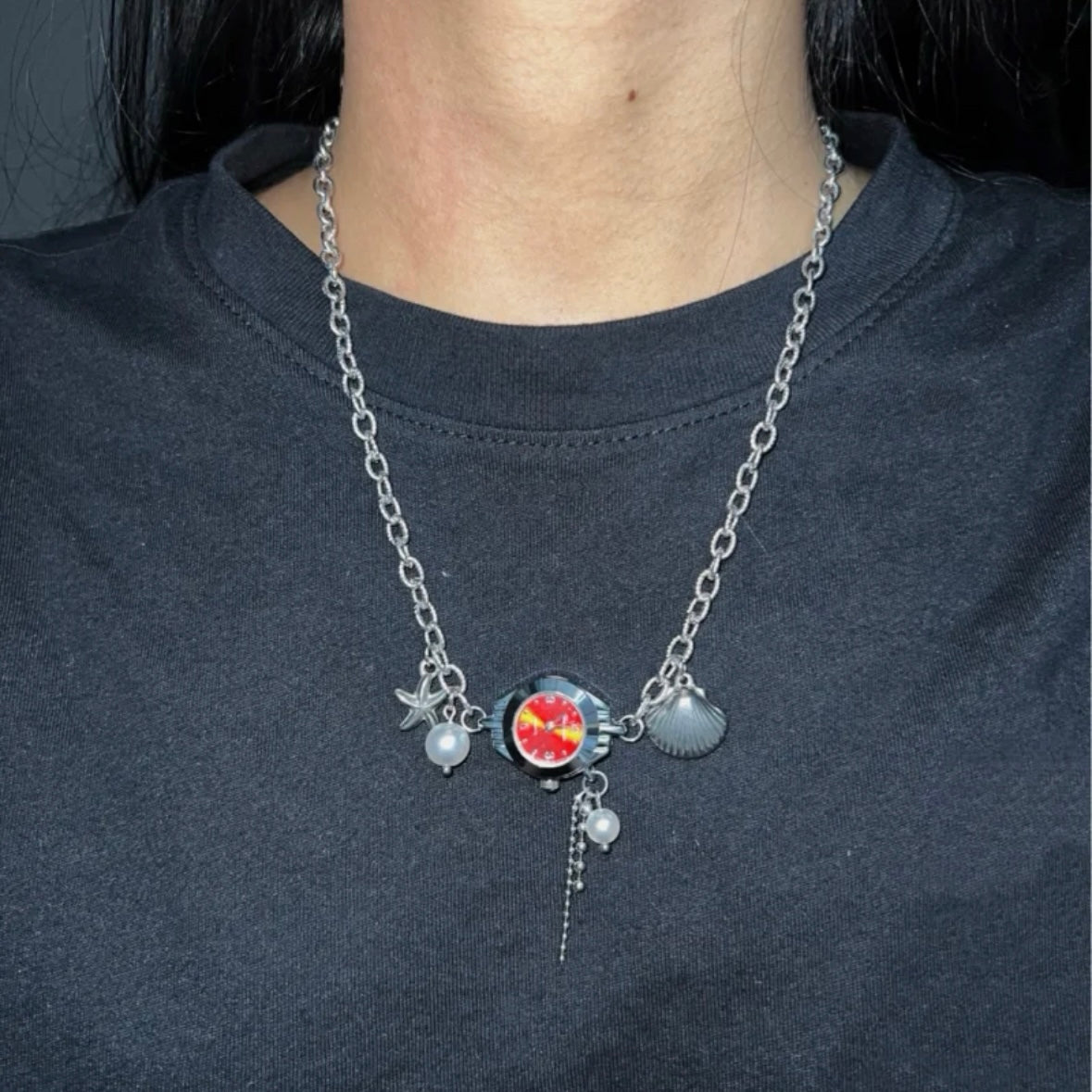 CyberPunk Red Watch Choker Necklace, Starfish and Shell Ocean Pendant, Niche Chunky Silver Chain,Y2K necklace,