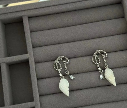 Handcrafted white conch shell pendant earrings combined with silver bow earrings, S925,delicate and minimalist aesthetic. a perfect gift.