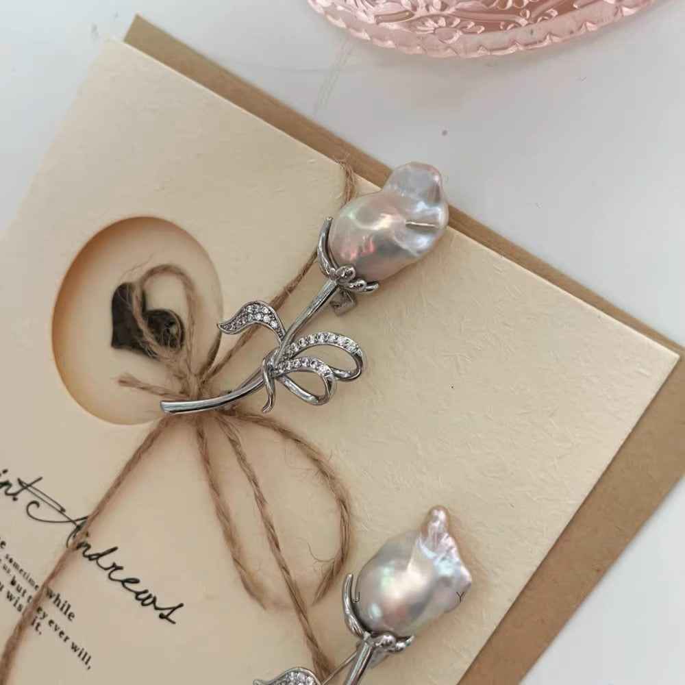 Baroque Floral Brooch Elegant Exquisite Art Lapel Pin for Women, Freshwater Grey Pearl