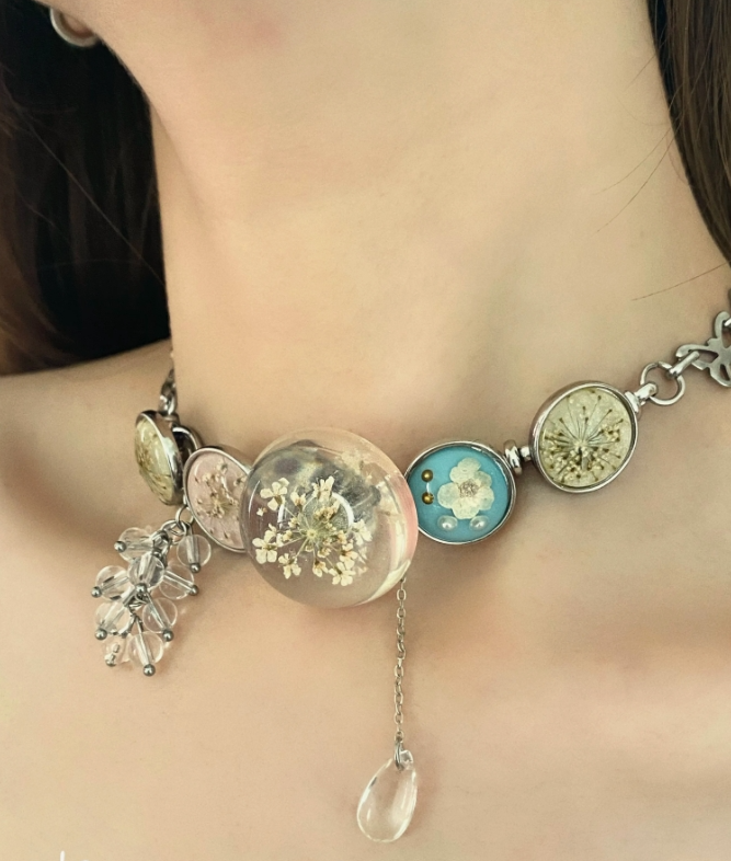 Cyberpunk Retro Choker Necklace, Silver Dried Flower Specimen Pendant Choker, Y2K Choker, stylish and cool, niche appeal