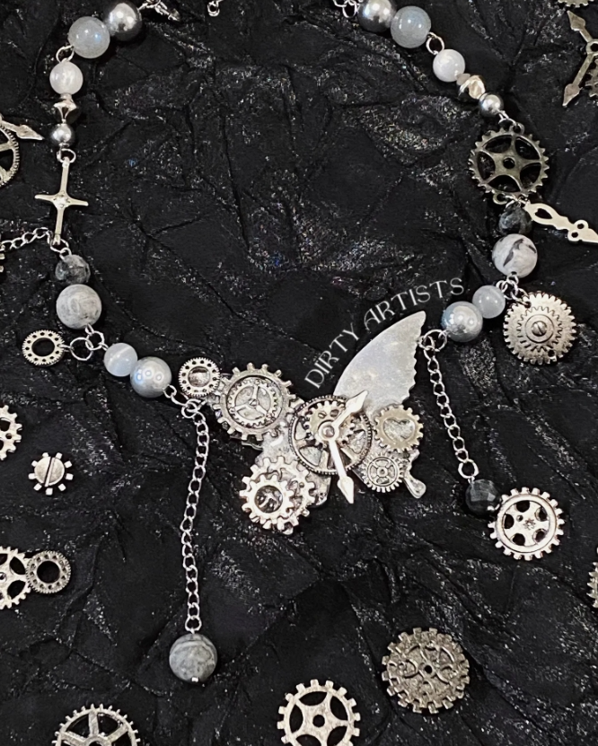 Cyberpunk Retro Choker Necklace, Silver Gear and Butterfly Pendant Choker, Y2K Choker, stylish and cool, niche appeal, unisex.