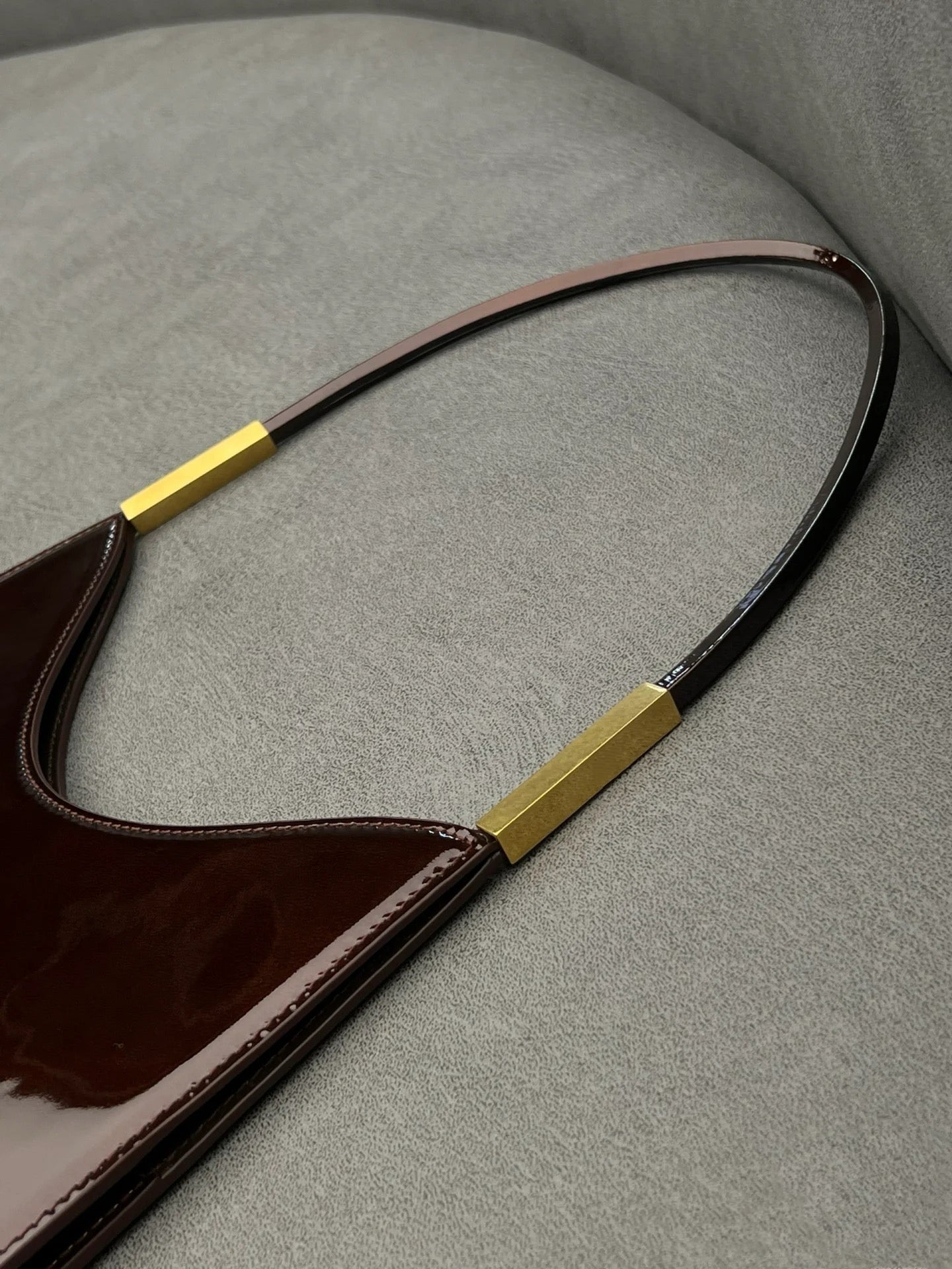Burgundy Patent Leather Commuter Tote，Stylish and Spacious, Perfect for Every Occasion