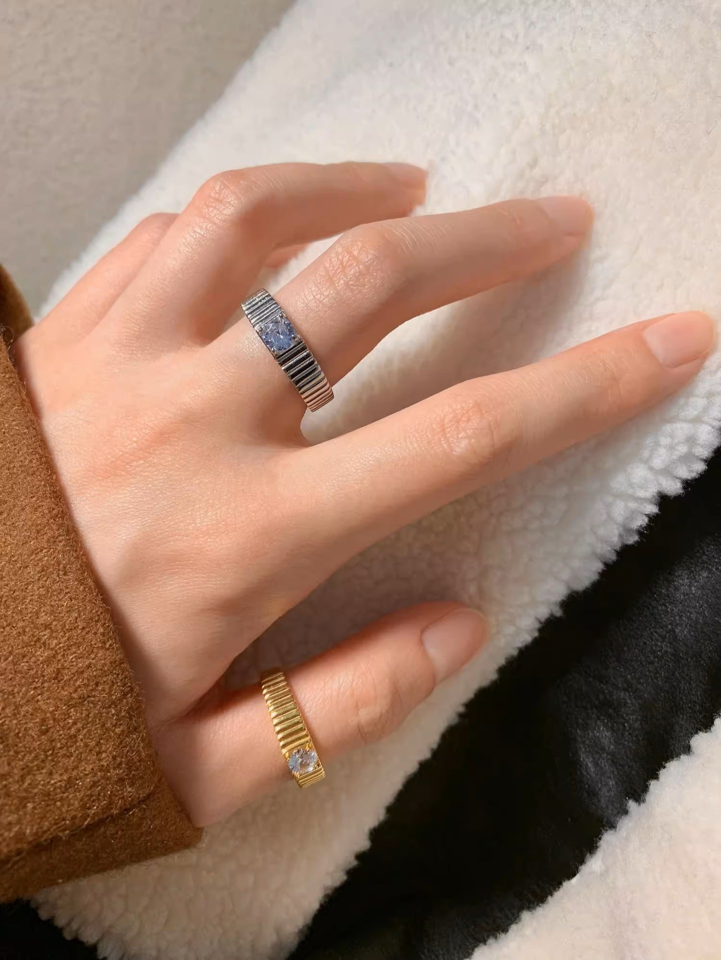MoJone Stylish Sterling Silver Open Ring with Zircon for Couples