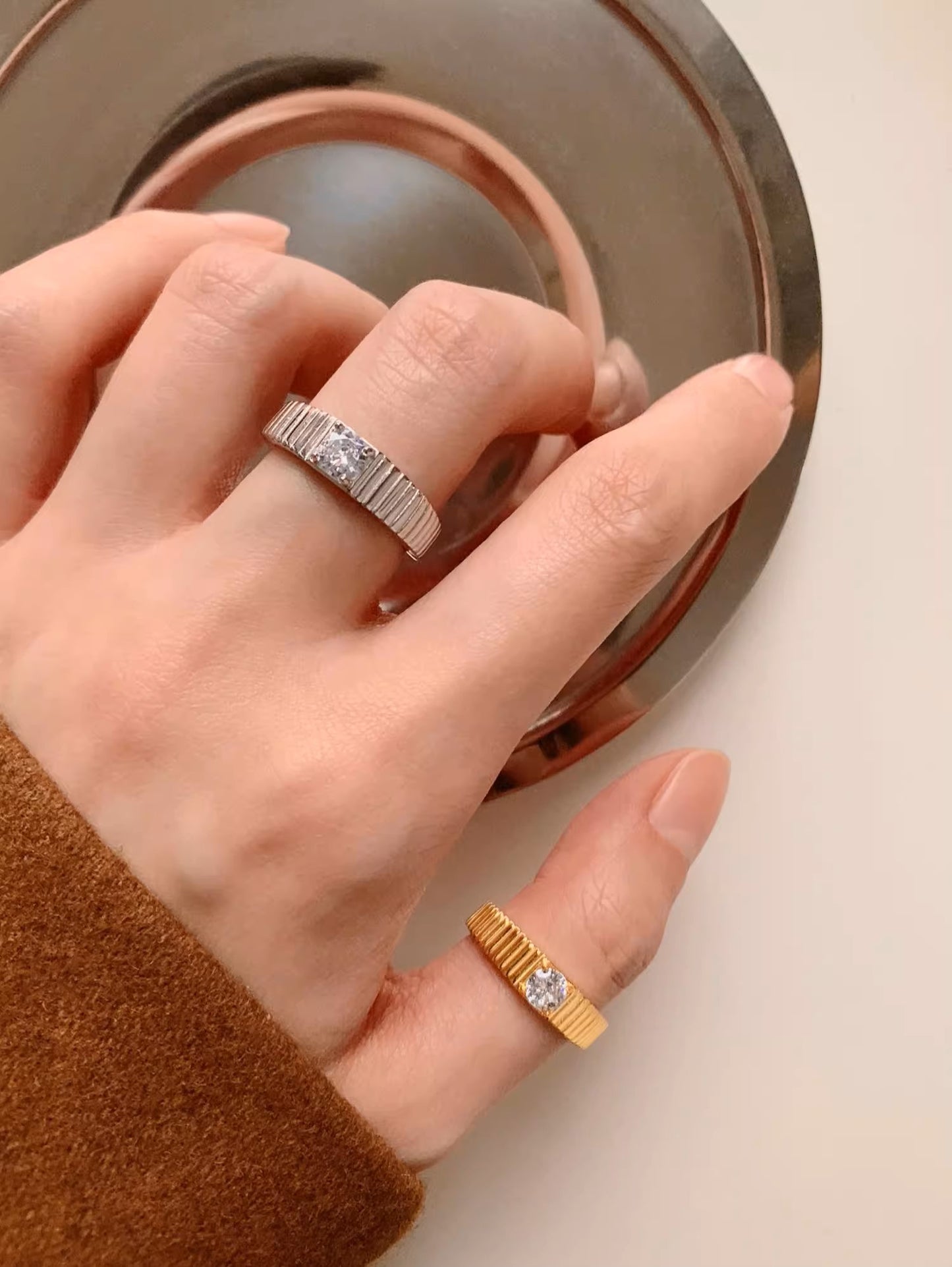 MoJone Stylish Sterling Silver Open Ring with Zircon for Couples