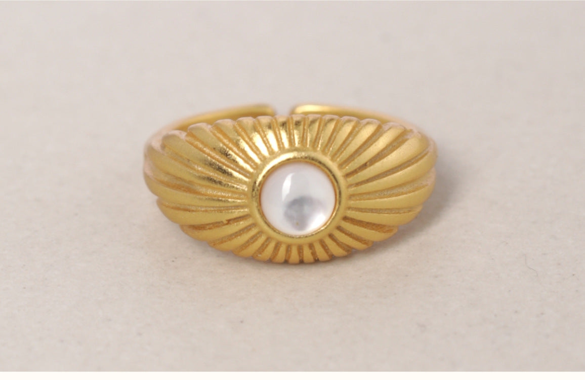 MoJone Frech Chic Vintage Original Mother-of-pearl Ring for Female