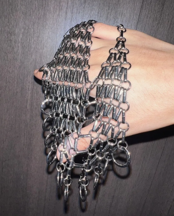 Cyber Punk Niche Chunky Vintage Metallic Fashion Necklace, Playful Accessory for Men and Women
