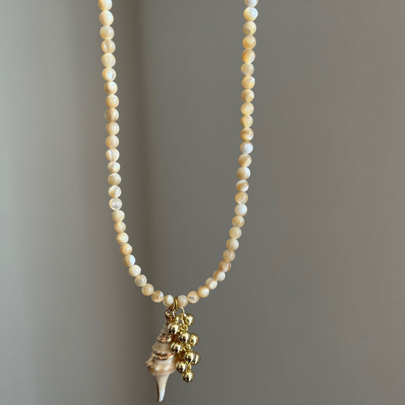 Vintage Natural Stone Conch Crystal Beaded Necklace for Women Girls Bohemian Beaded Choker Jewelry