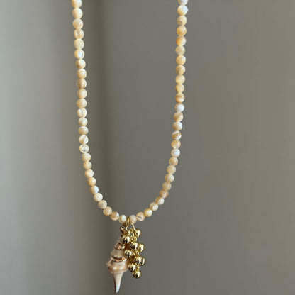 Vintage Natural Stone Conch Crystal Beaded Necklace for Women Girls Bohemian Beaded Choker Jewelry