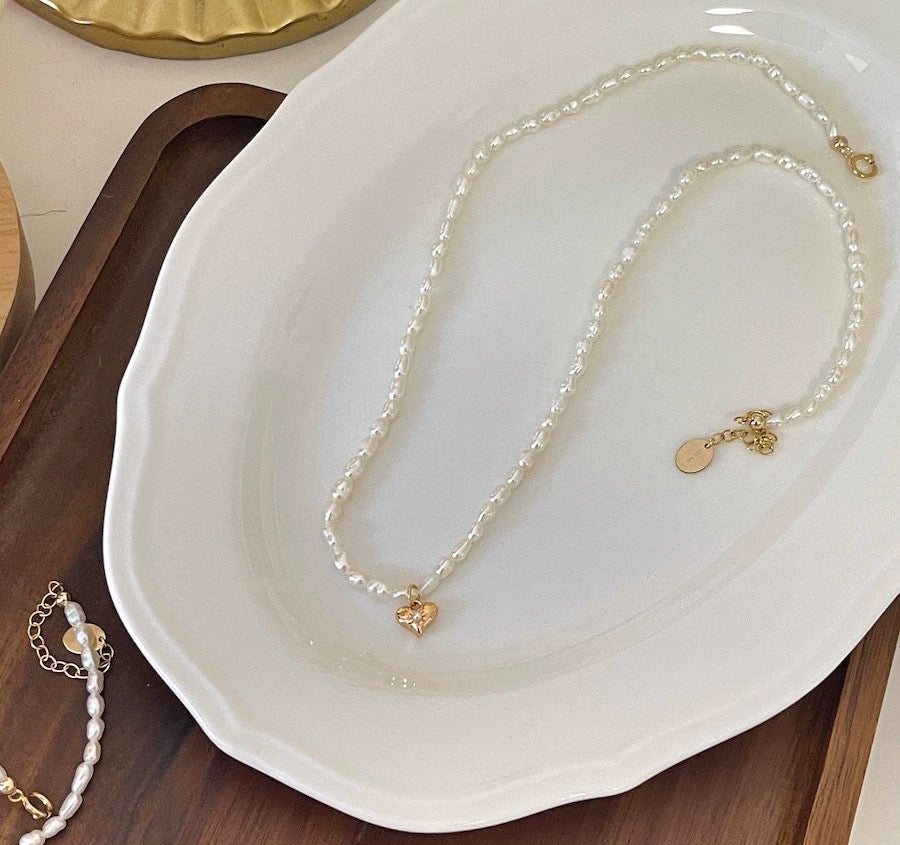 Heart-Shaped Mother of Pearl Pendant with Diamond, 18K Gold Heart diamond Pendant , Natural Pearl Necklace, Adjustable Chain