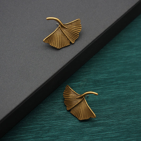 Nature-Inspired Gold-Plated Ginkgo Leaf Earrings, Elegant Botanical Jewelry, Perfect for Green Fashion Enthusiasts and Special Occasions