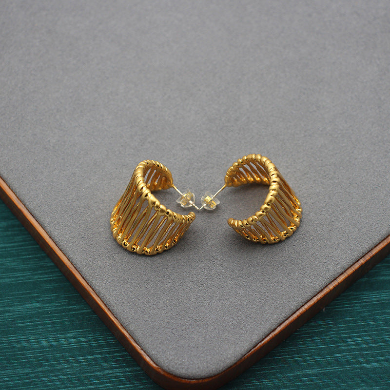 Handcrafted Artisan Gold-Toned Wire-Wrapped Statement Rings - Unique Fashion Accessory for Casual Chic, Bohemian Styles & Elegant Occasions