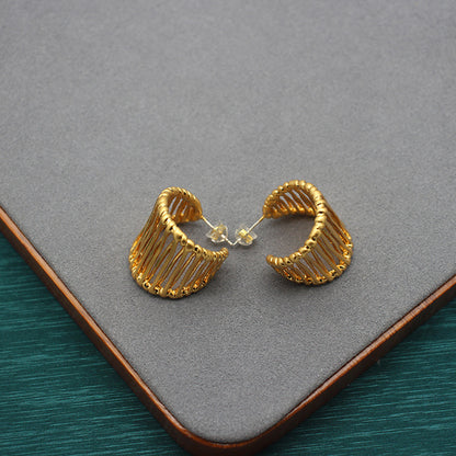 Handcrafted Artisan Gold-Toned Wire-Wrapped Statement Rings - Unique Fashion Accessory for Casual Chic, Bohemian Styles & Elegant Occasions