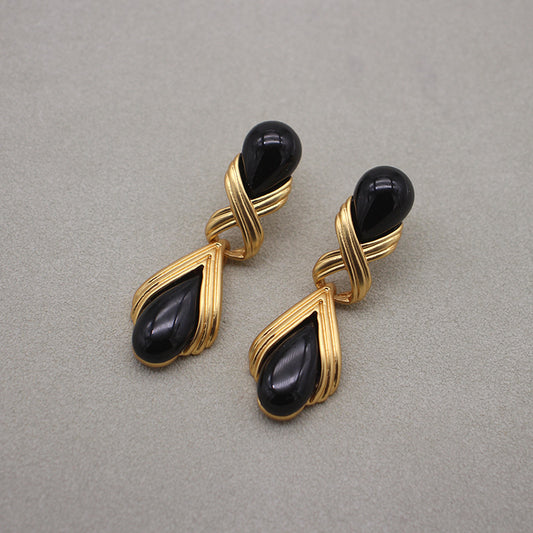Luxurious Black Teardrop Stud Earrings with Gold-Twist Detailing, Sophisticated Evening Wear, Fashionable Water Drop Design Jewelry for Special Occasions