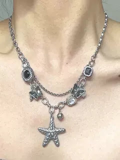 Starfish-Shaped， Stylish Double Layer Necklace with Butterfly and Gemstone Accents，metallic Y2K necklace