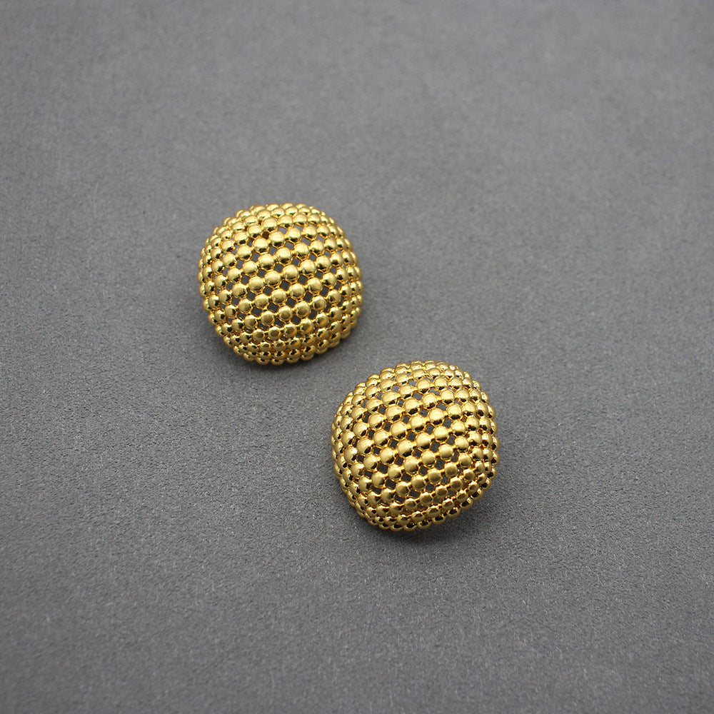 Elegant Quilted Hollow Pattern Gold-Toned Jewelry Set - Chanel Inspired Ring and Stud Earrings, Perfect for Fashionable Outfits & Sophisticated Events, Enhance Your Collection