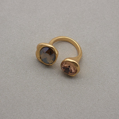 Dual-Tone Rhinestone Bezel Set Ring - Gold-Toned Elegance with Amber Accents, Fashionable Accessory for Everyday Chic & Special Events, Ideal Gift for Style Enthusiasts