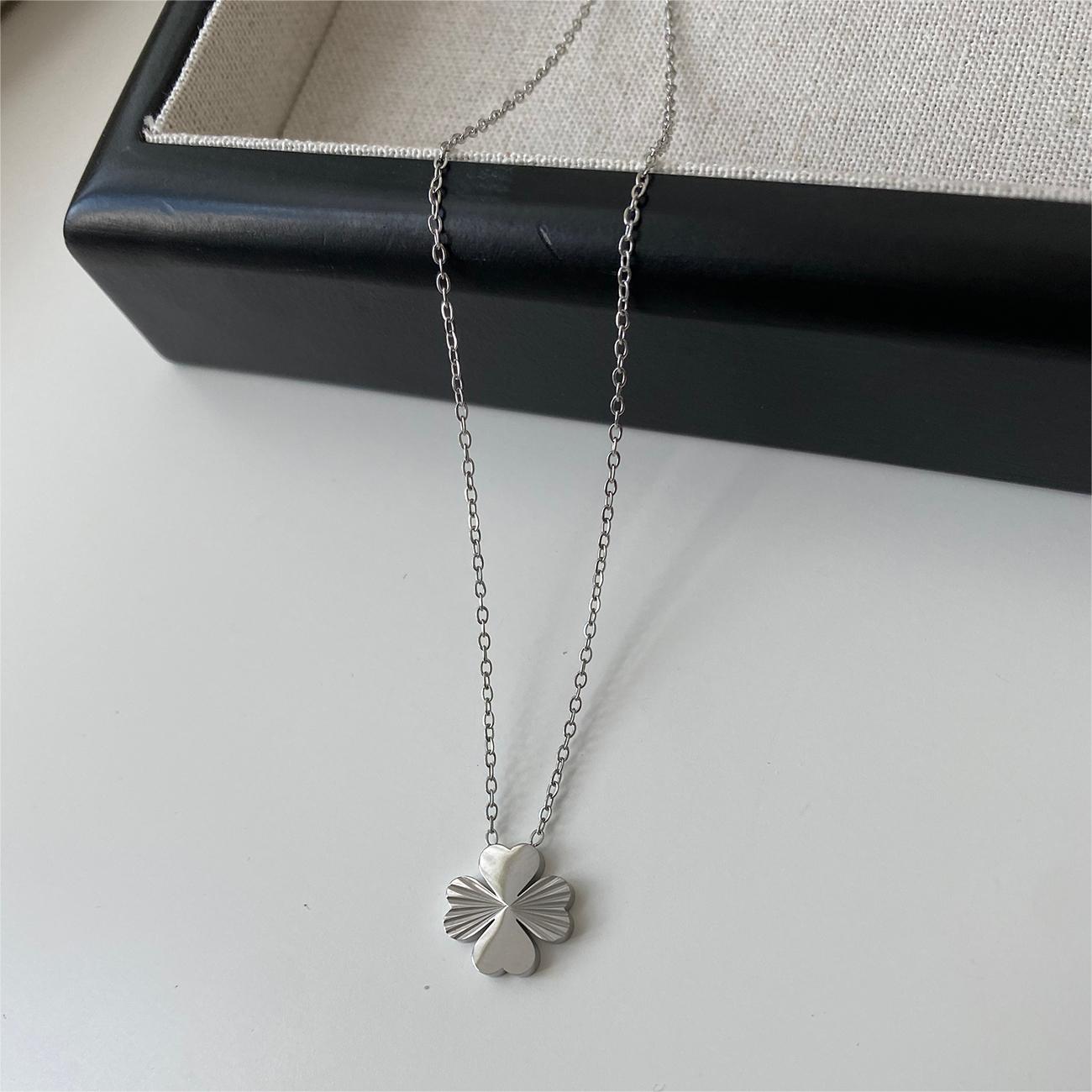 Lucky Clover Titanium Steel Choker Necklace