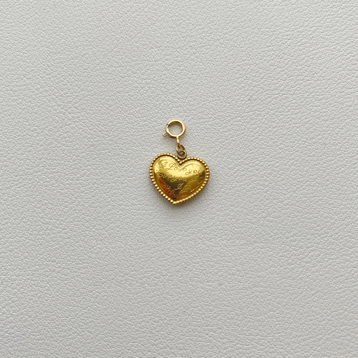 Natural Mother-of-Pearl Love Heart Titanium Steel Pendant with 14K Gold-Plated Clasp