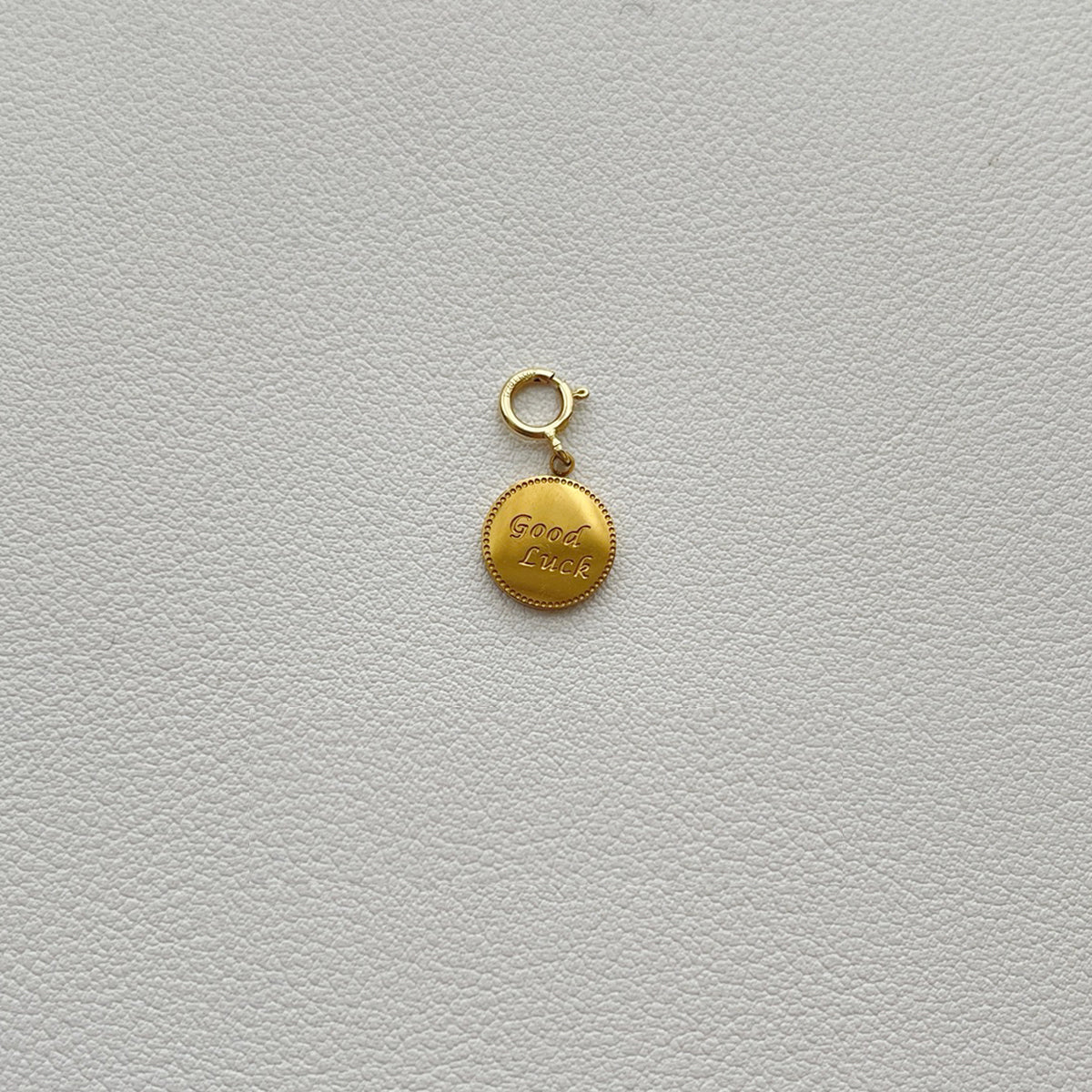 Natural Mother-of-Pearl Love Heart Titanium Steel Pendant with 14K Gold-Plated Clasp