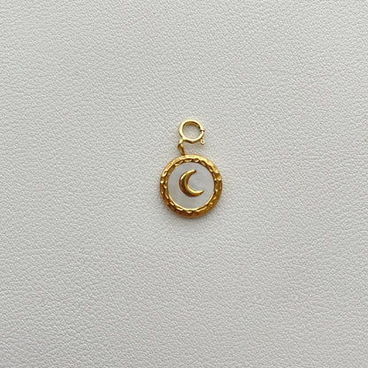 Natural Mother-of-Pearl Love Heart Titanium Steel Pendant with 14K Gold-Plated Clasp