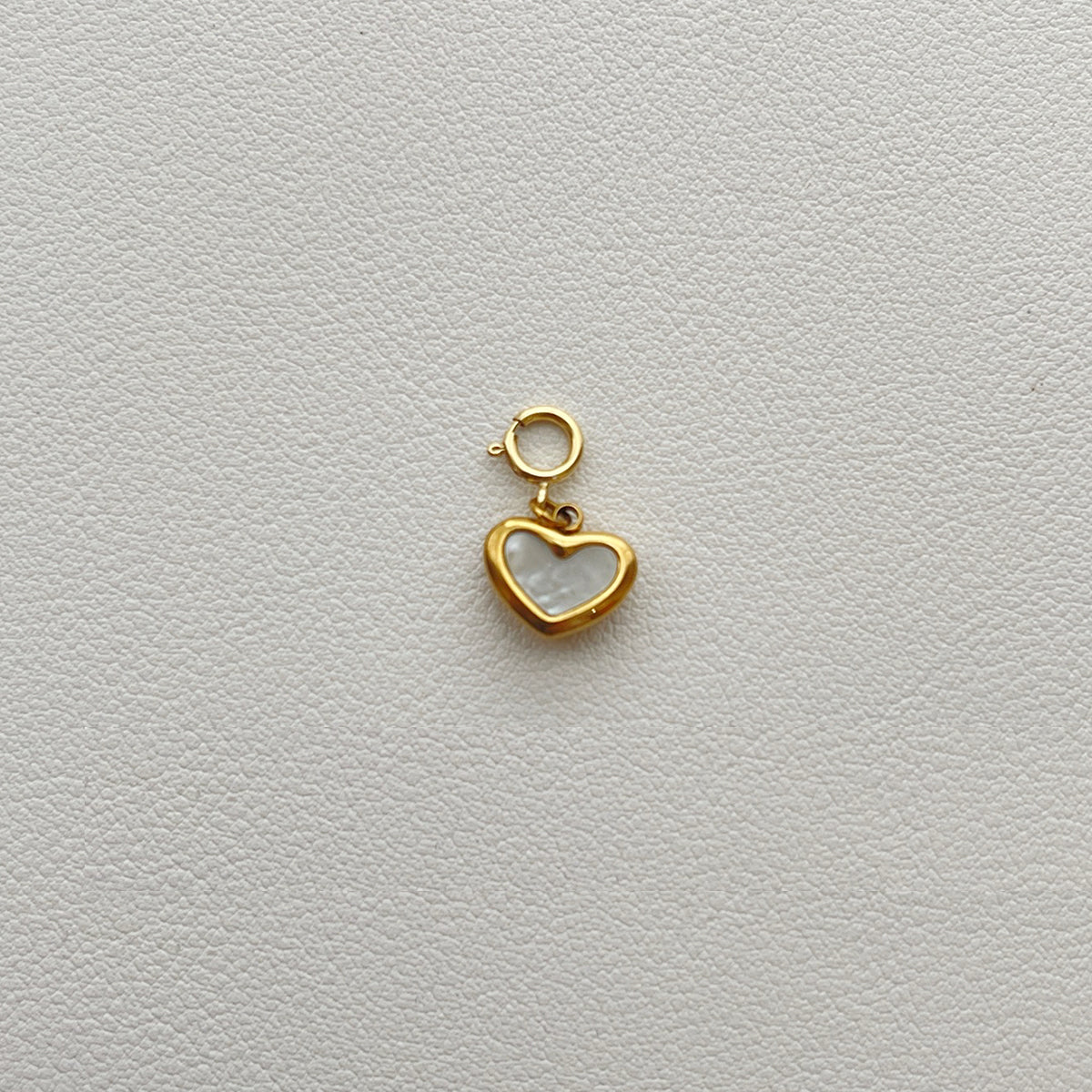 Natural Mother-of-Pearl Love Heart Titanium Steel Pendant with 14K Gold-Plated Clasp