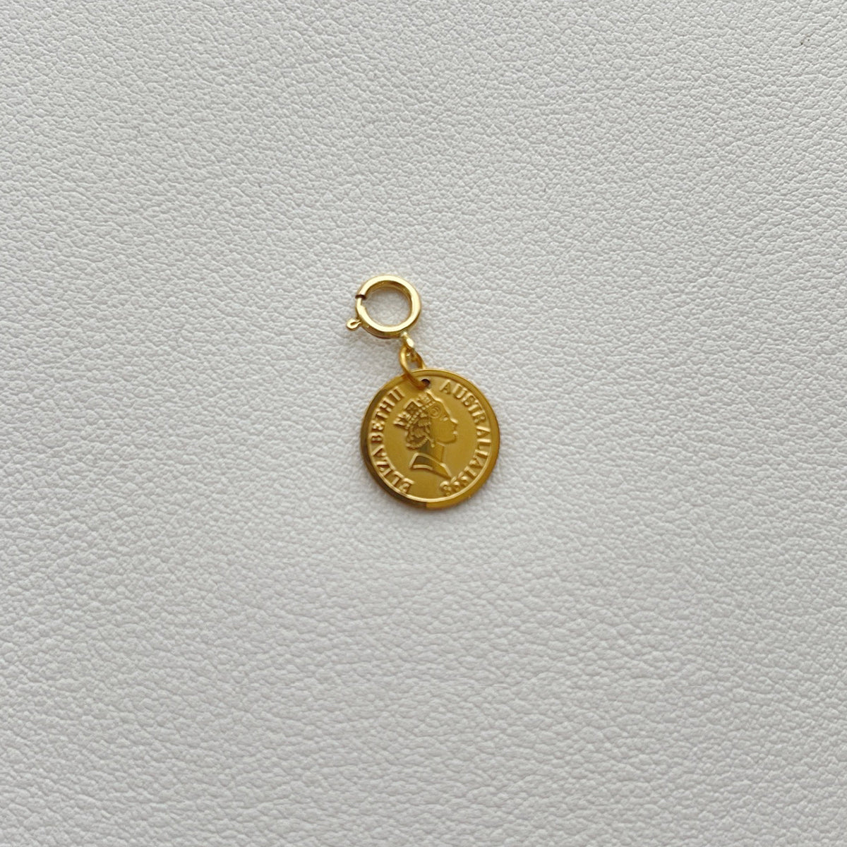 Natural Mother-of-Pearl Love Heart Titanium Steel Pendant with 14K Gold-Plated Clasp