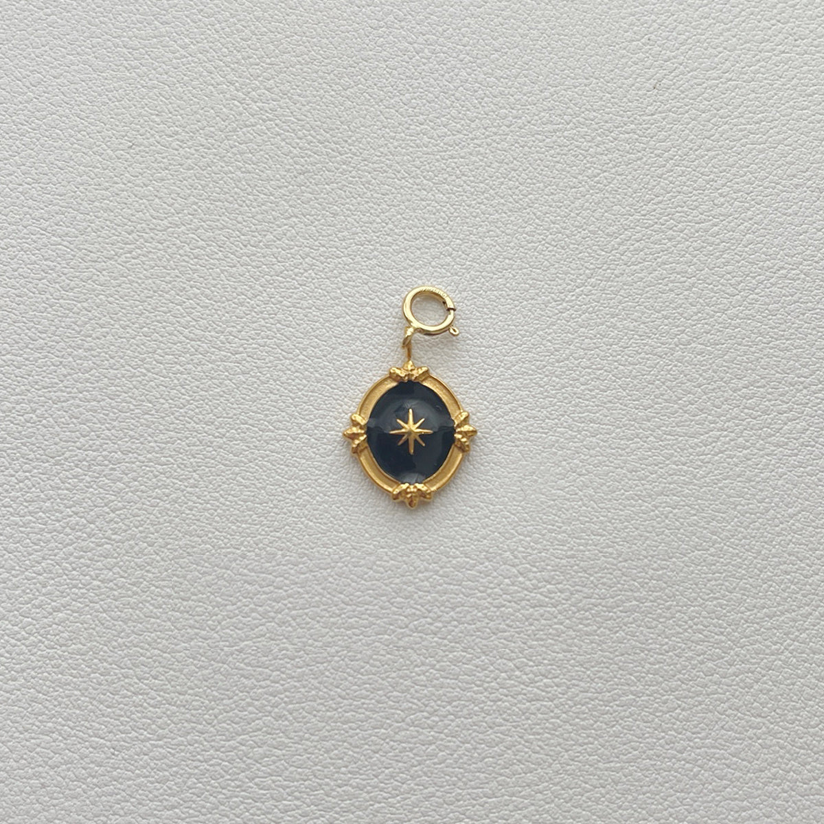 Natural Mother-of-Pearl Love Heart Titanium Steel Pendant with 14K Gold-Plated Clasp