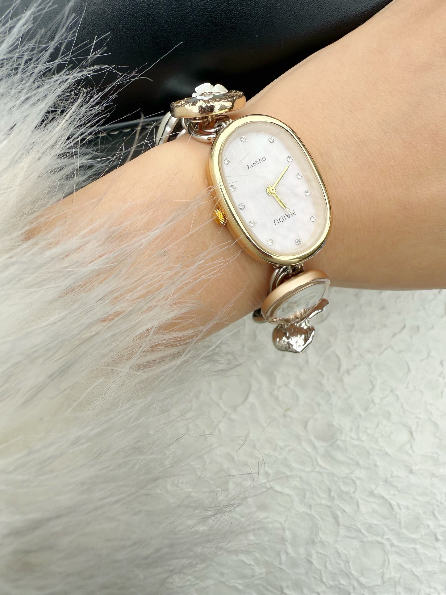 Vintage gold woman wrist watch