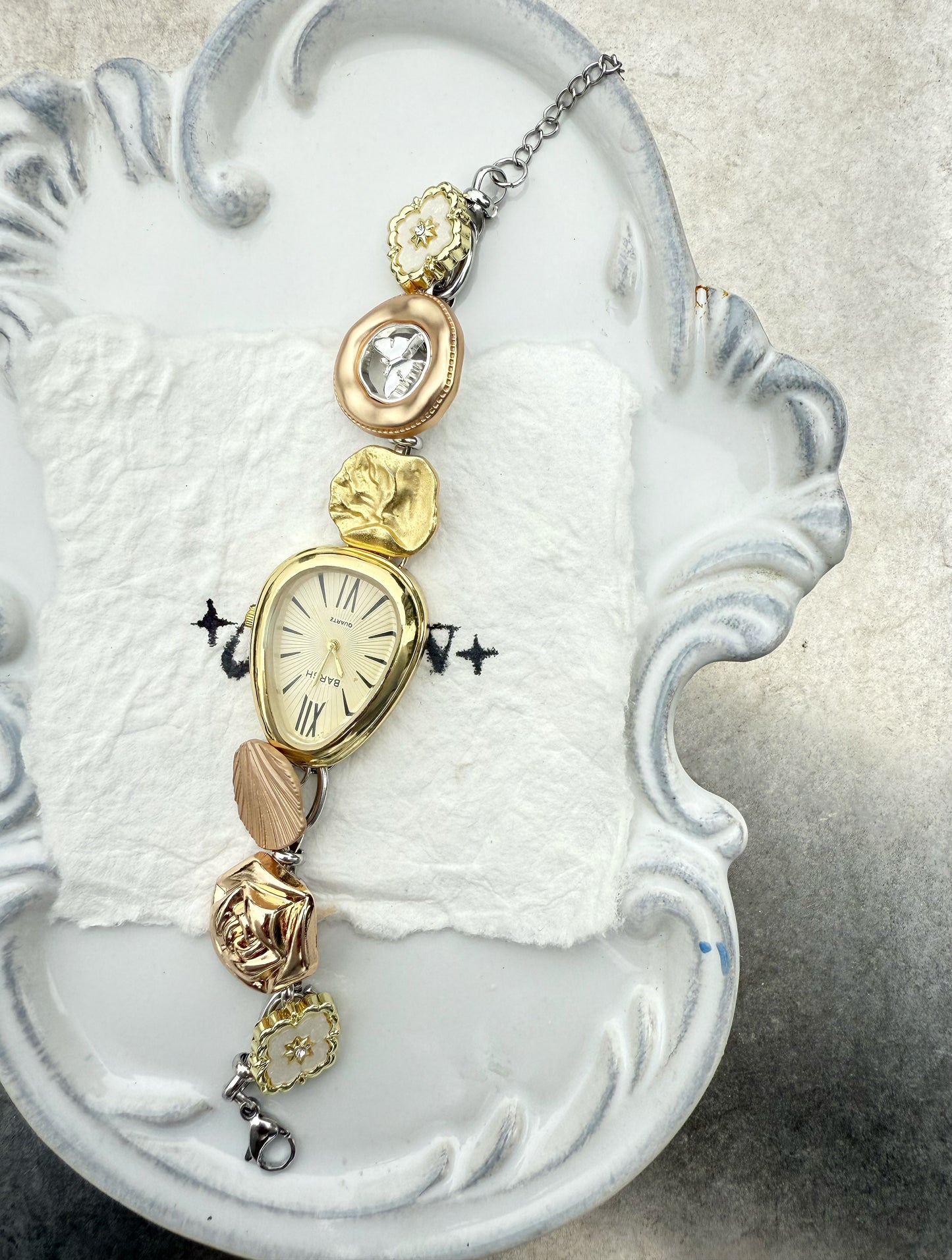 Vintage gold woman wrist watch