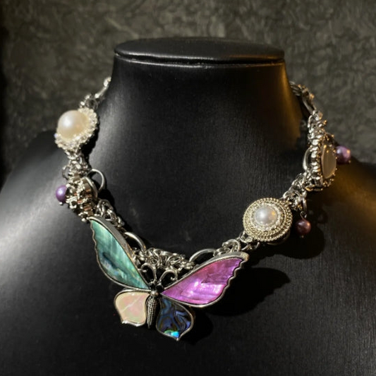 Vintagepunk colorful crystal butterfly pendant silver chunky chain choker，Pearl embellished ，Unique design